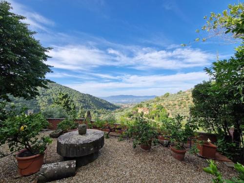 Il Palazzaccio Tuscan Historical Villa in Reggello — 4-Star Luxury Hotel in Reggello, Italy
