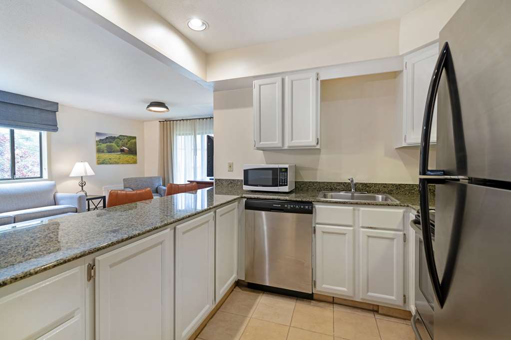 Best Western Inn & Suites Rutland Killington - photo 2