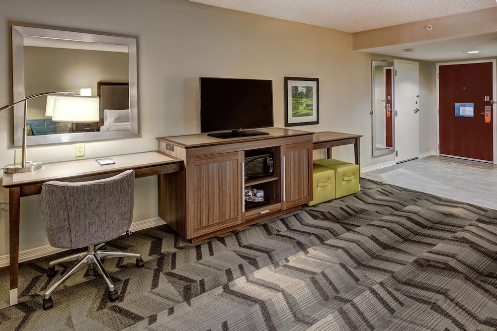 Hampton Inn & Suites Clermont - photo 9