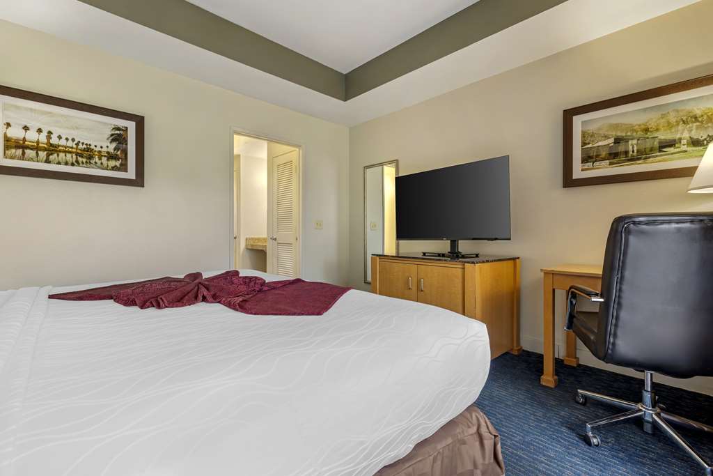 Best Western Plus Palm Desert Resort - photo 38