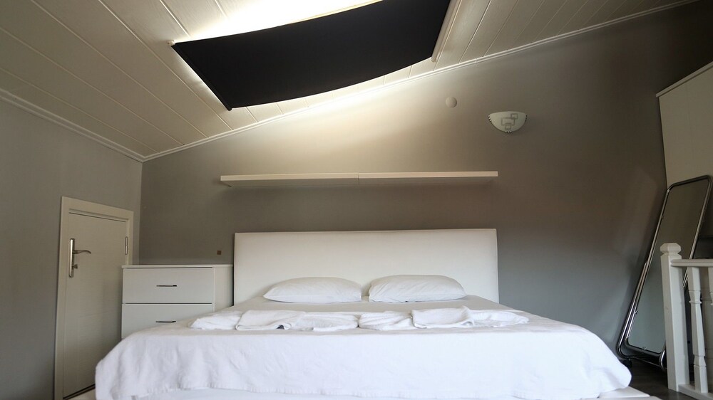 Hotel Caretta — Ula — photo 2