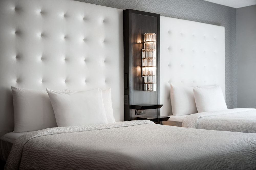 The Clancy Autograph Collection by Marriott - photo 17