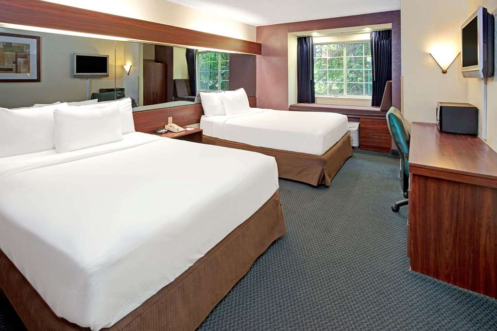 Microtel Inn by Wyndham Atlanta Airport - photo 15