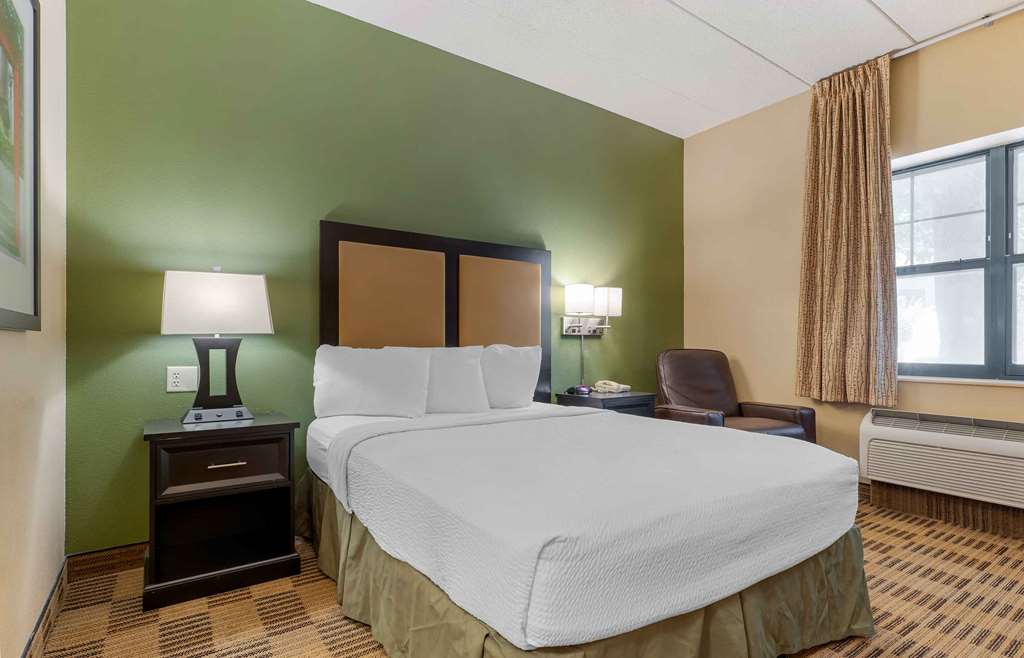 Extended Stay America Suites Chicago Skokie - photo 17