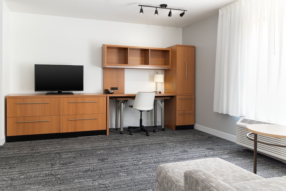 TownePlace Suites Erie - photo 19