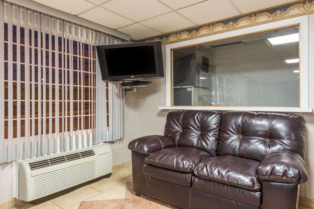 Super 8 by Wyndham Old Saybrook - photo 3