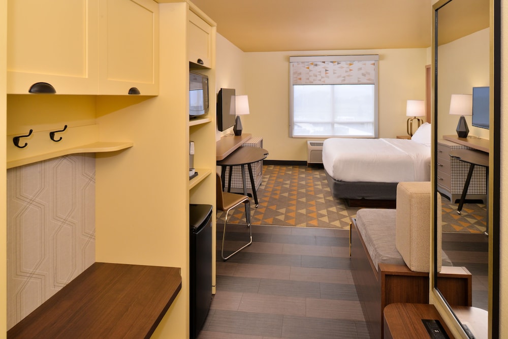 Holiday Inn Kansas City Airport by IHG - photo 7