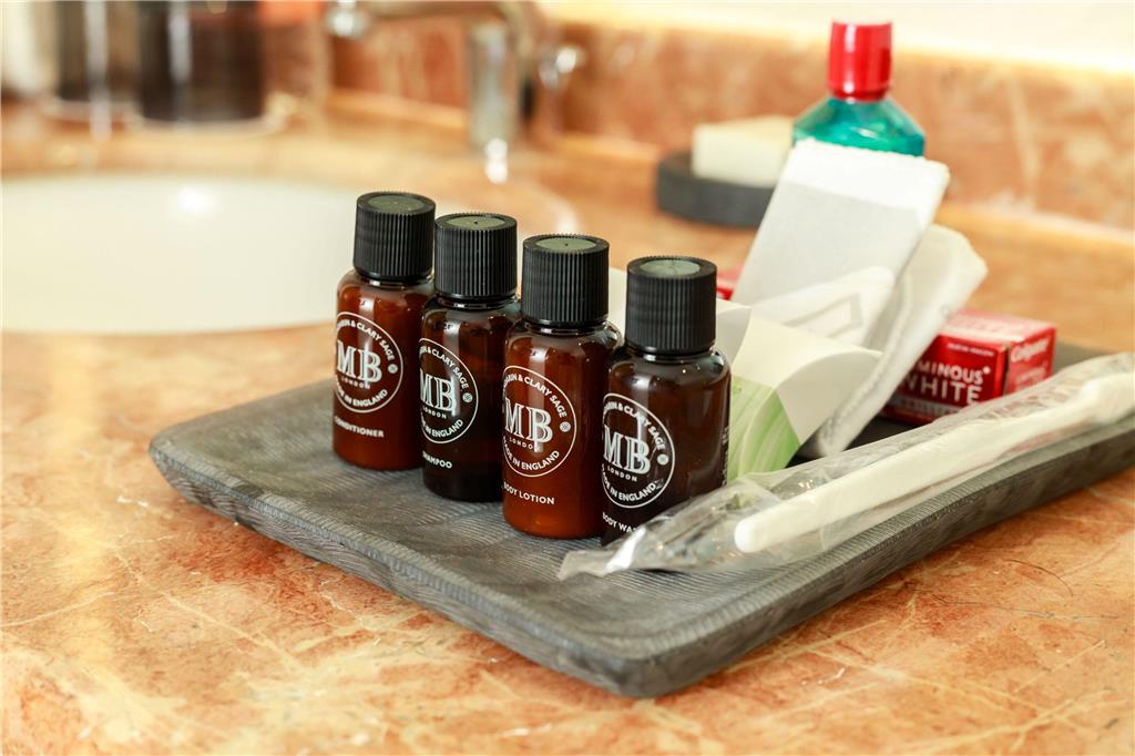 Camino Real Club bathroom amenities