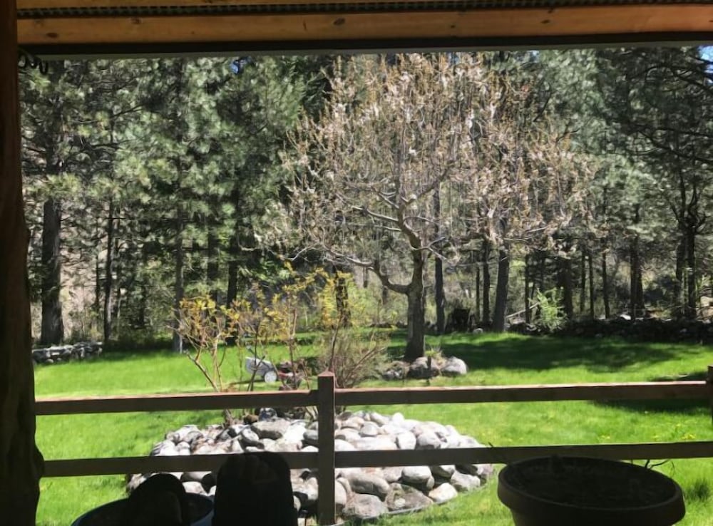 The Last Resort Lodge - photo 19