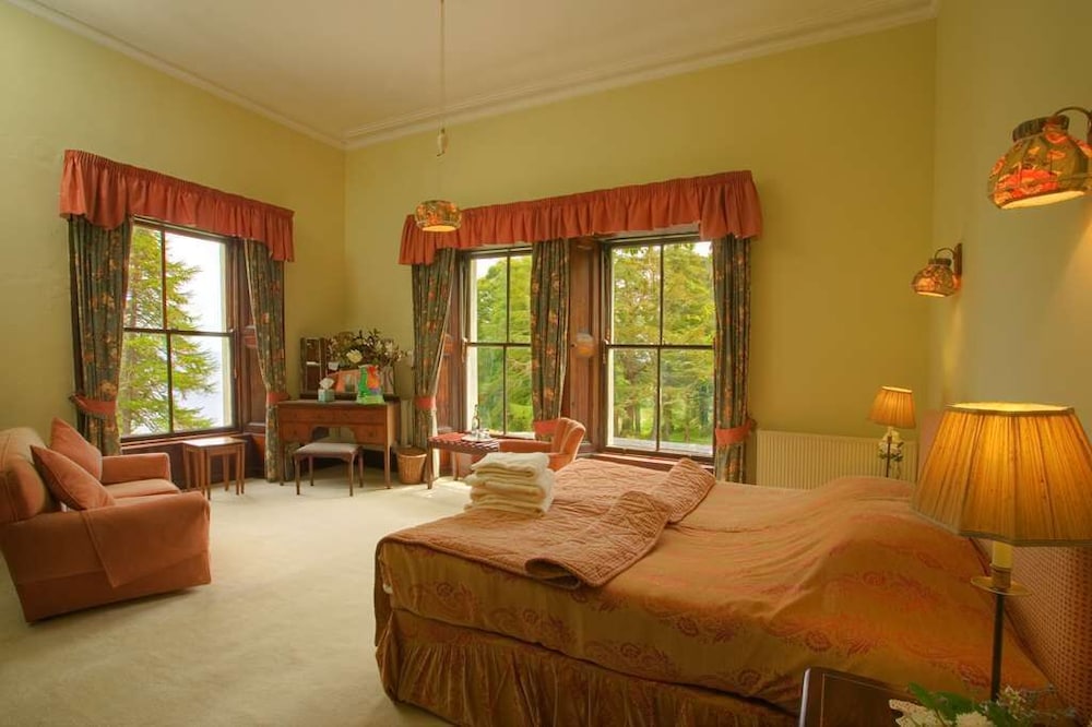 Currarevagh House