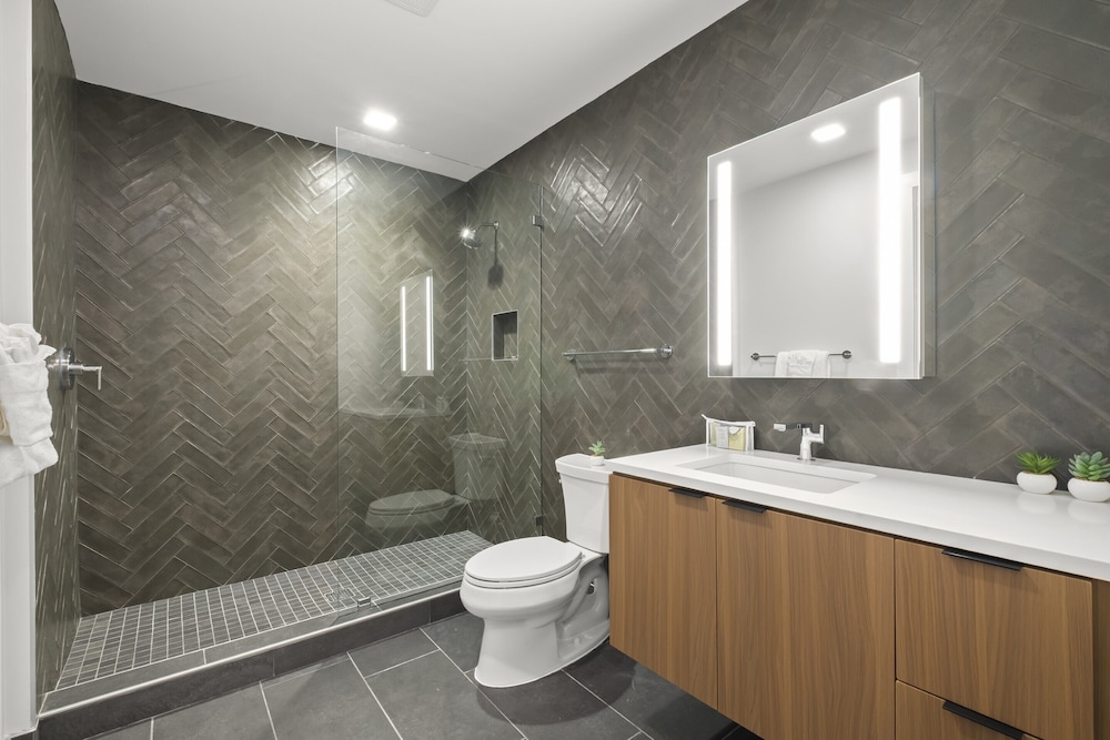 Global Luxury Suites at Tribeca - photo 5