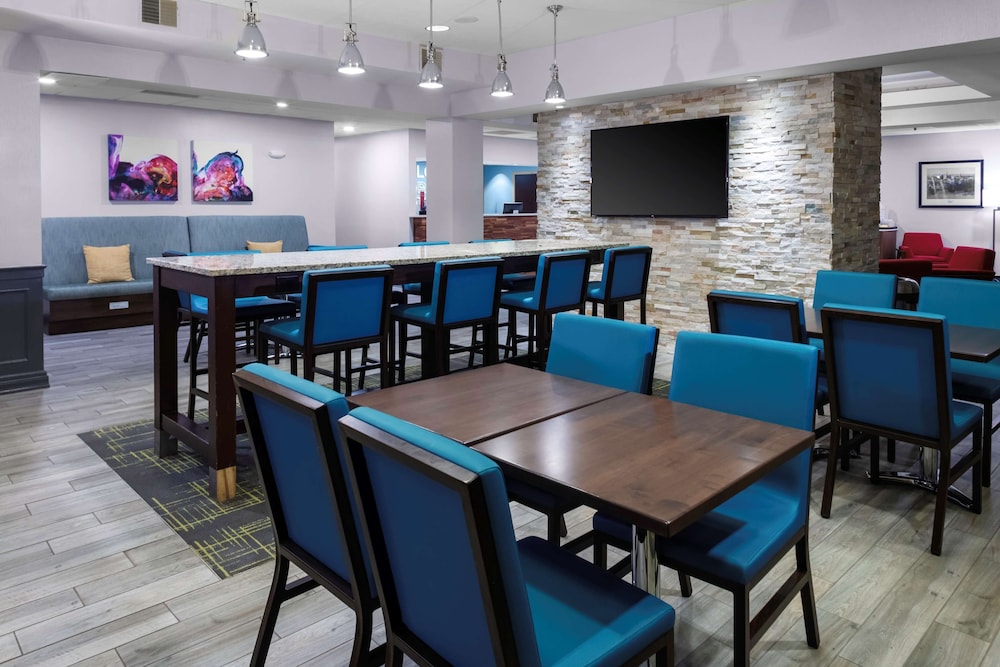 Hampton Inn by Hilton Concord Bow - photo 17