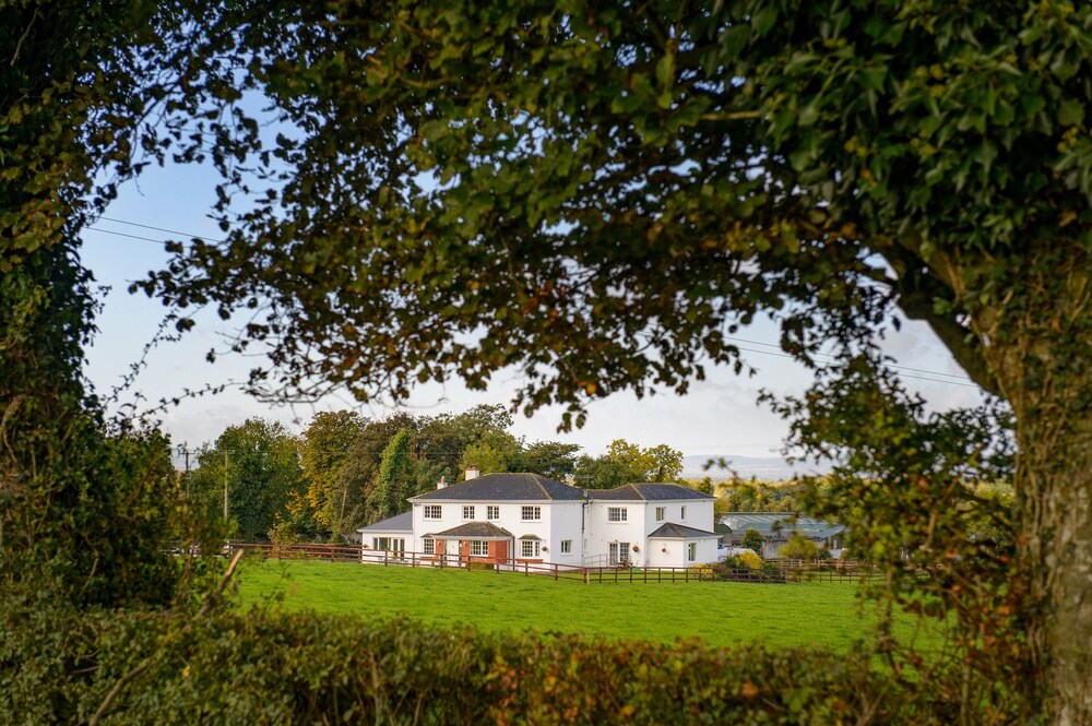 Ballindrum Farm B&B — 4-Star Luxury Hotel in Athy, Republic of Ireland