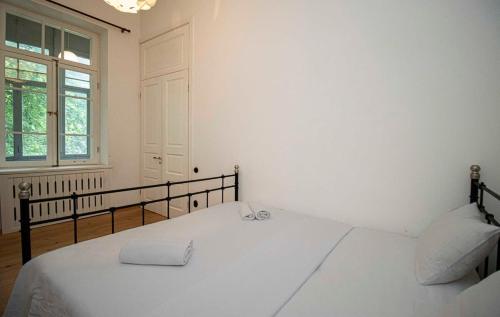 Tranquil 1BR Sololaki Apt By Wehost