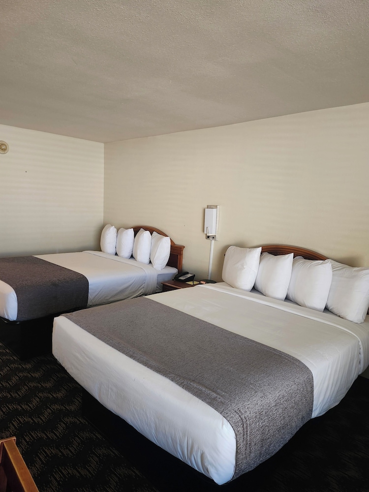 Abilene Whitten Inn - photo 4