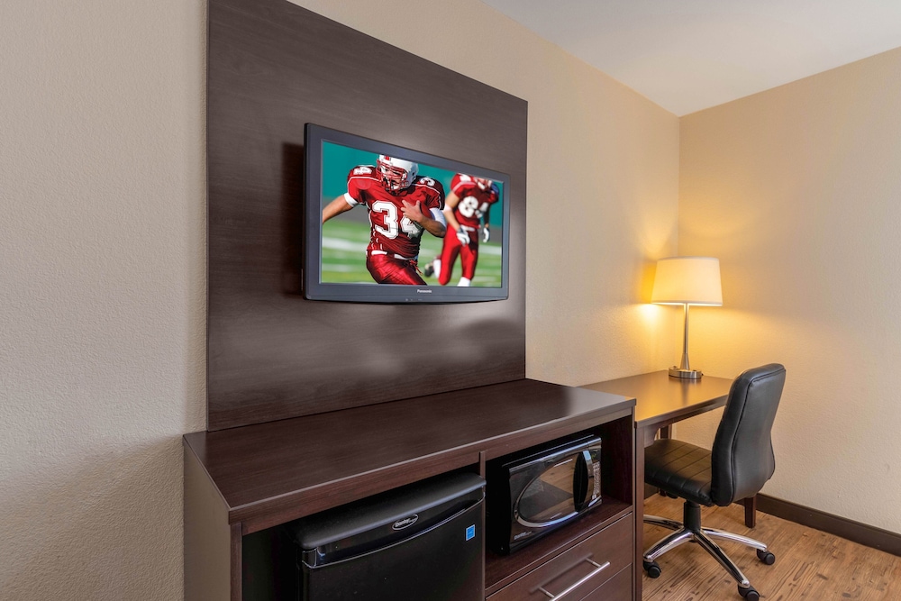 Red Roof Inn Plus El Paso East - photo 18