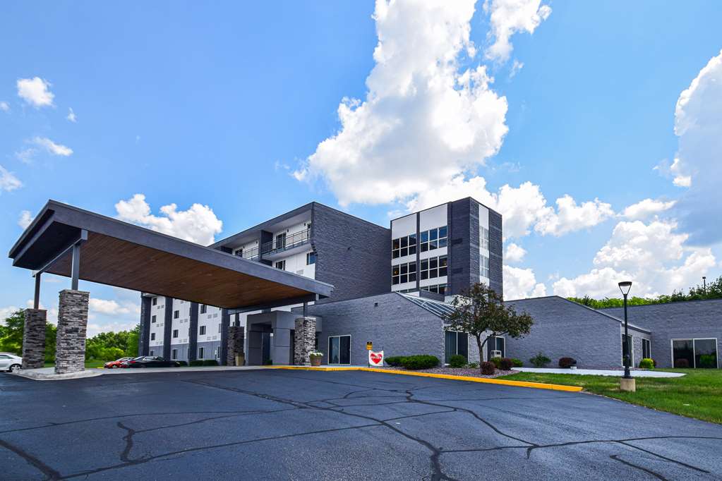 Best Western Resort Hotel & Conference Center - carbon neutral hotel in Portage