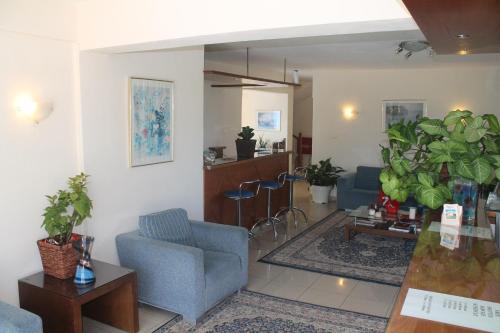 Peri’s Hotel — Artemida — photo 2