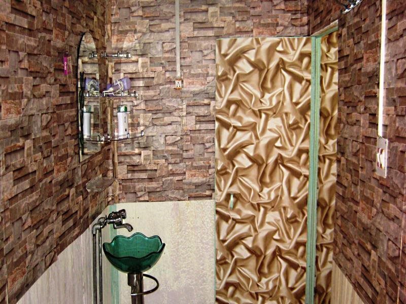 River Front Hotel in Pahlgam, India