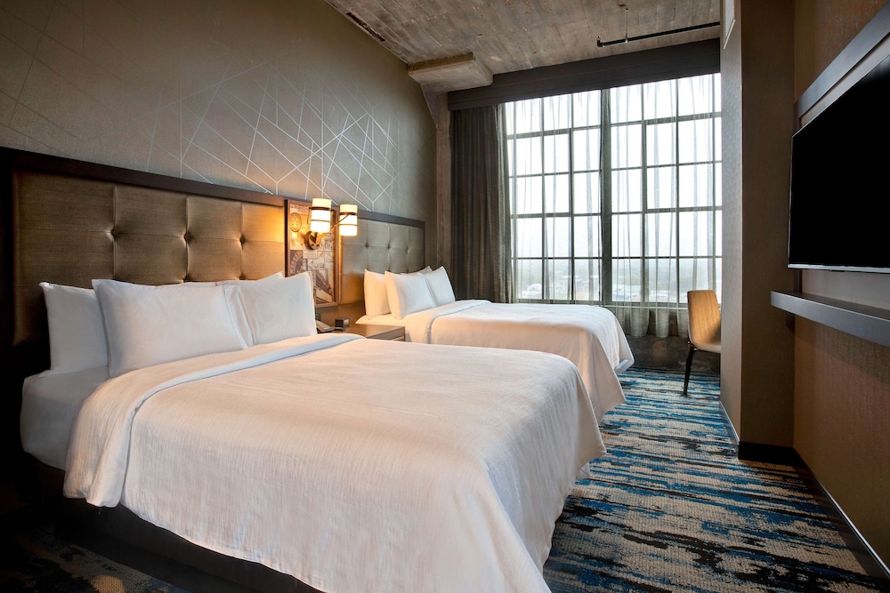 Embassy Suites by Hilton Rockford Riverfront - photo 21