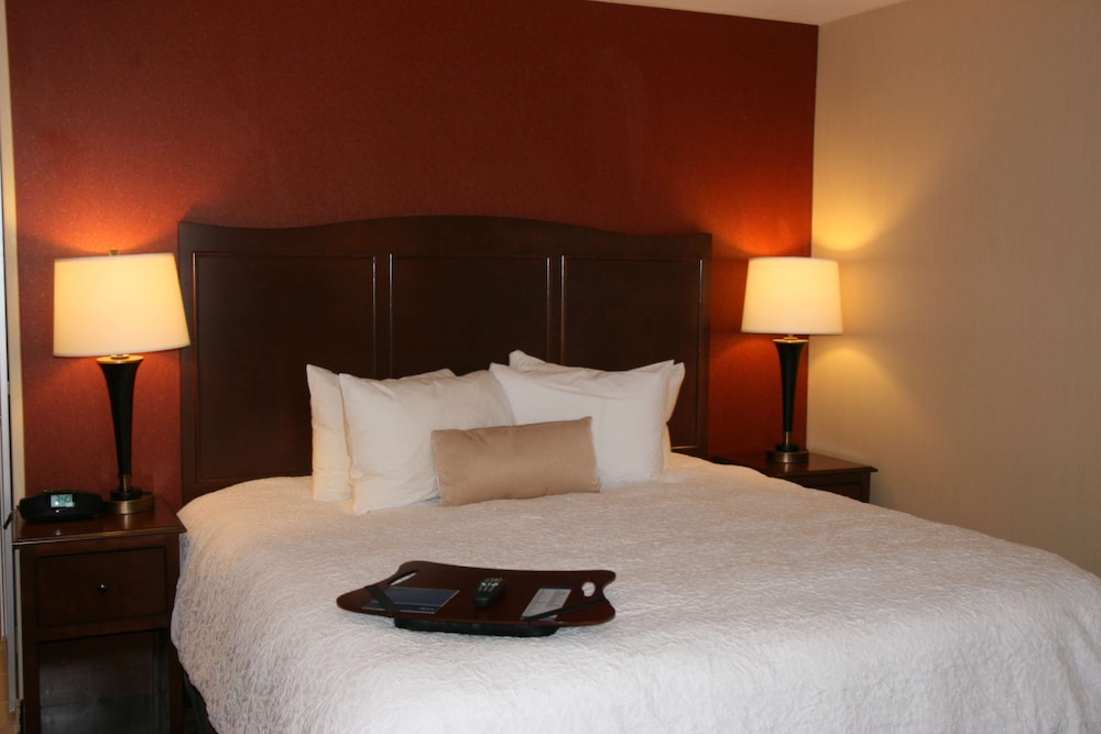 Hampton Inn & Suites Peru - photo 6