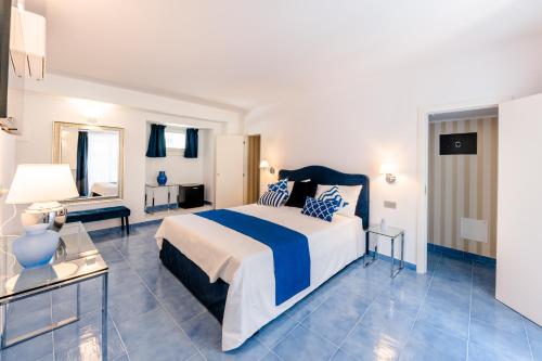 Beb Palazzo Mancini — 4-Star Luxury Hotel in Minori, Italy