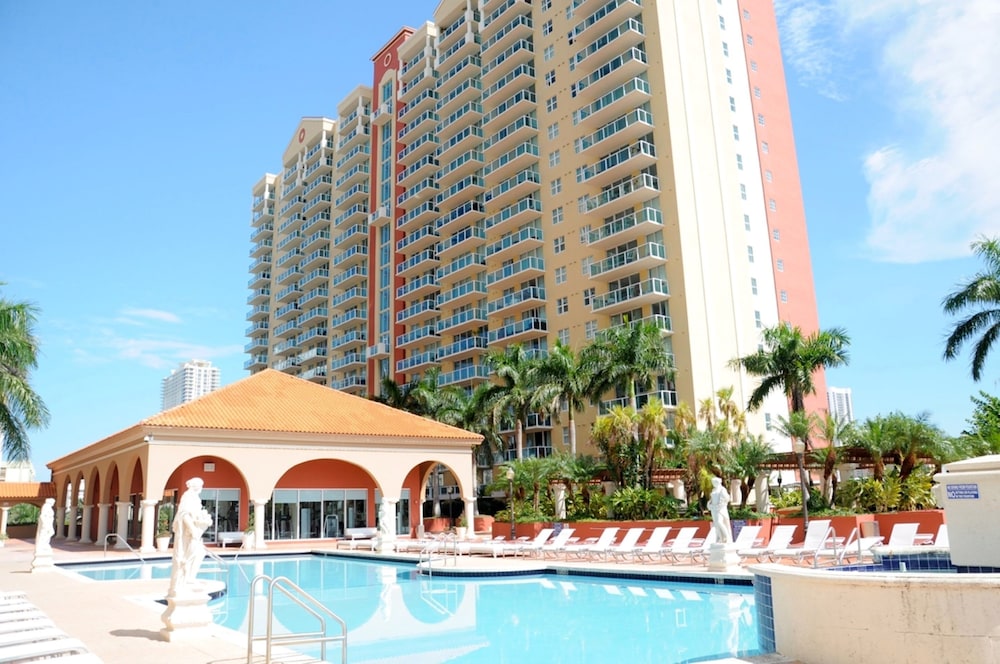 Global Luxury Suites in Sunny Isles — 4-Star Luxury Hotel in Sunny Isles Beach, United States