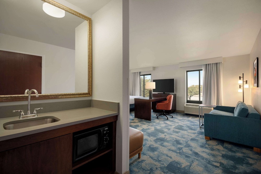 Hampton Inn & Suites San Marcos - photo 16