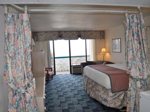 The Diplomat Family Motel - photo 4