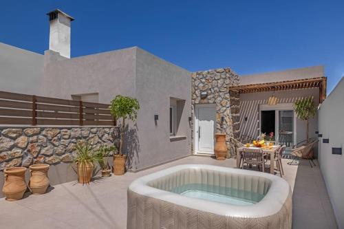 Casa di Marillia — 4-Star Luxury Hotel in Archangelos, Greece