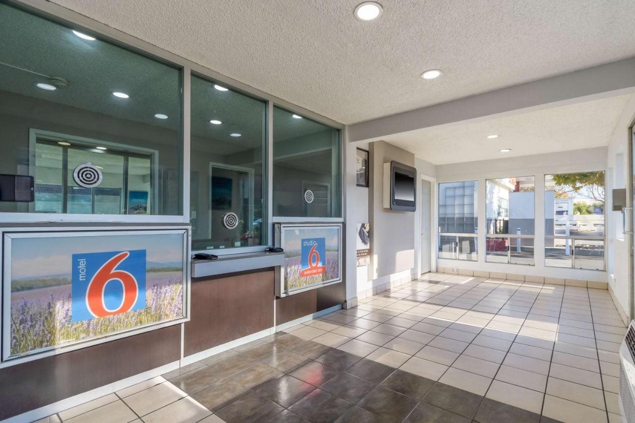Studio 6 Hayward Ca Silicon Valley Gateway - photo 16