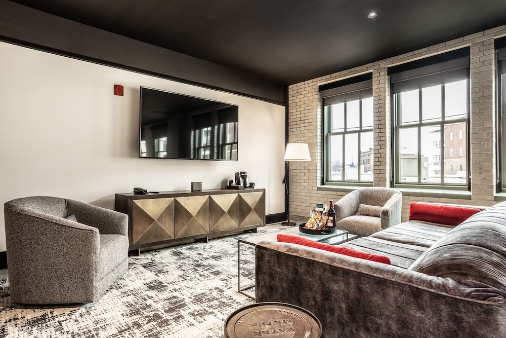 Bottleworks Hotel - photo 31