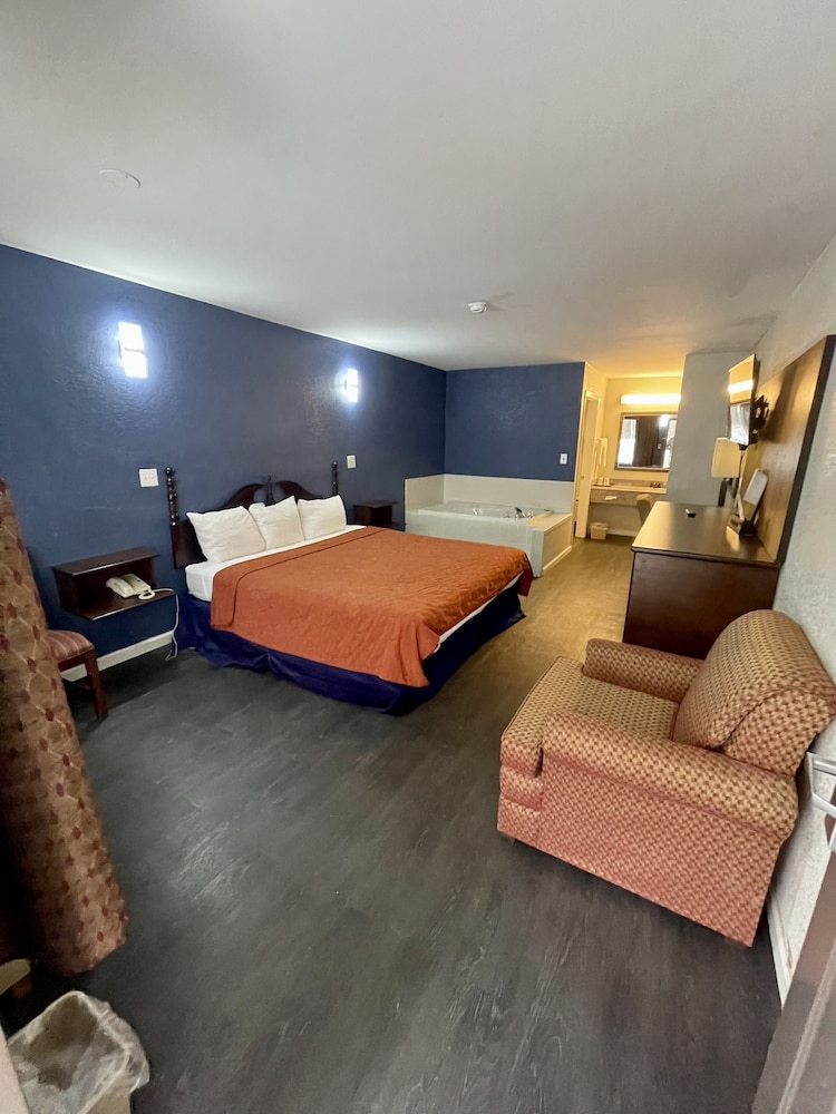 Key West Inn Roanoke - photo 6