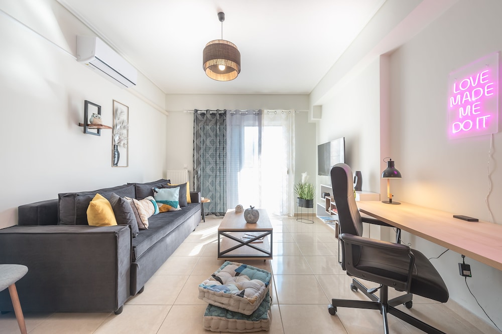 Elegant Home with Balcony by CloudKeys — 4-Star Luxury Hotel in Athens, Greece