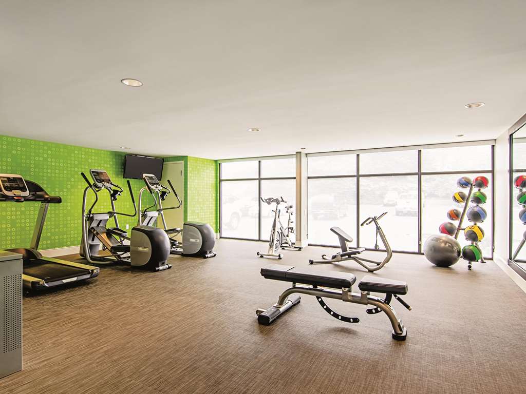 La Quinta Inn & Suites by Wyndham Portland DT Maine Med - photo 13