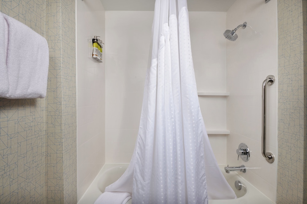 Holiday Inn Express Amherst Lockport by IHG - photo 16
