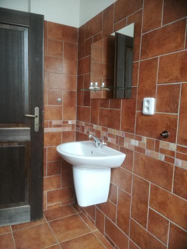 Vlčí Jámy — hotel in Strunkovice Nad Blanici