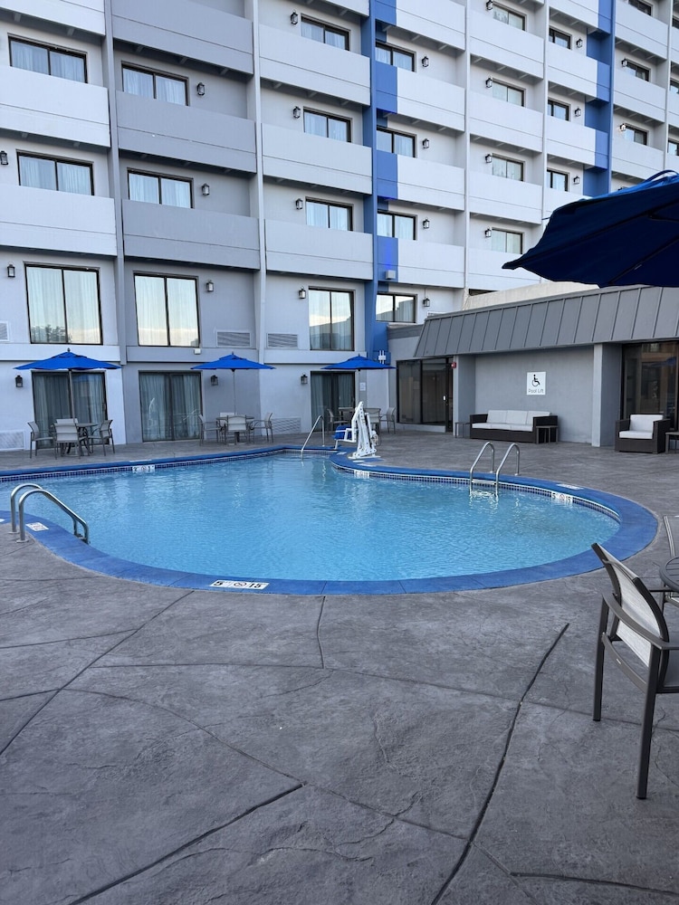 Holiday Inn Express Denver Central North by IHG - photo 28