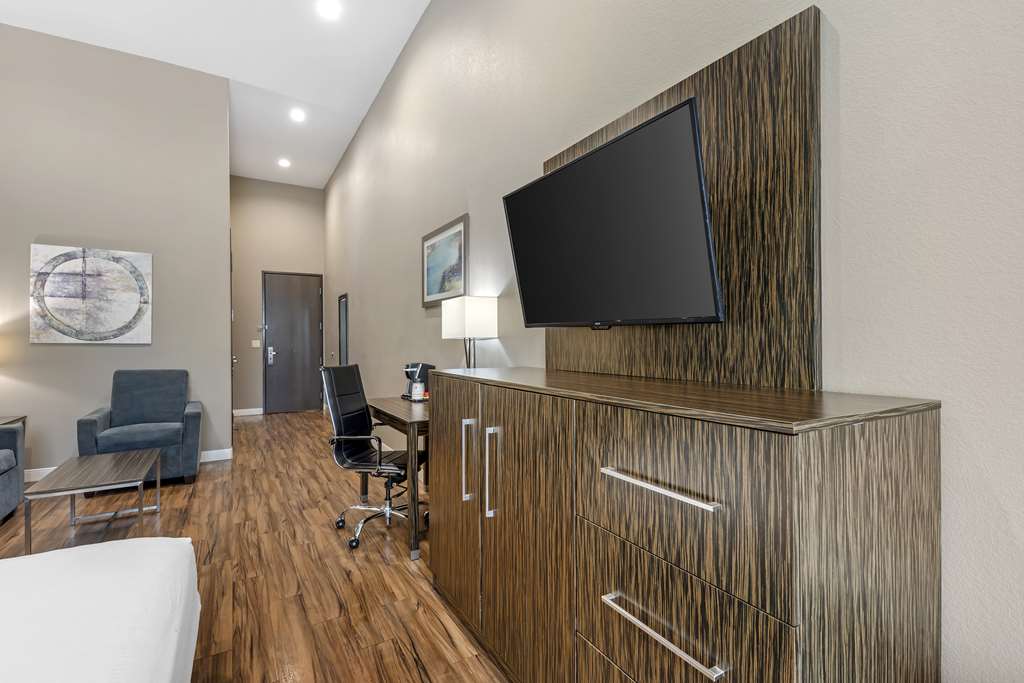 Best Western Plus Pflugerville - photo 39