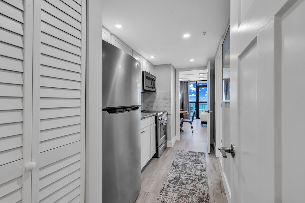 Breakers Tower 1BR Oceanfront Condo - photo 29