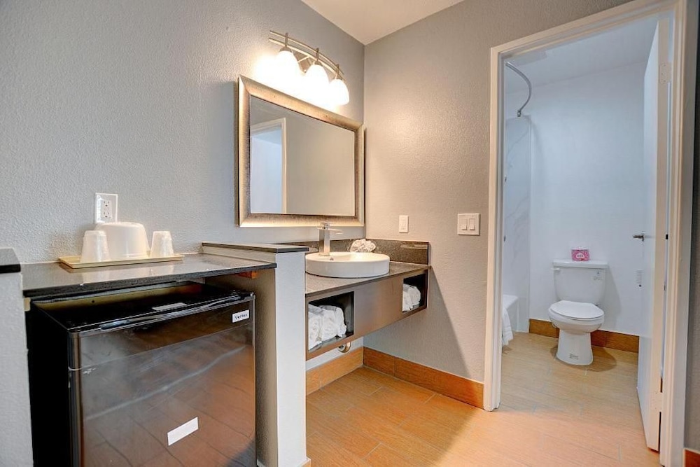 Welcome Inn San Bernardino Colton - photo 9