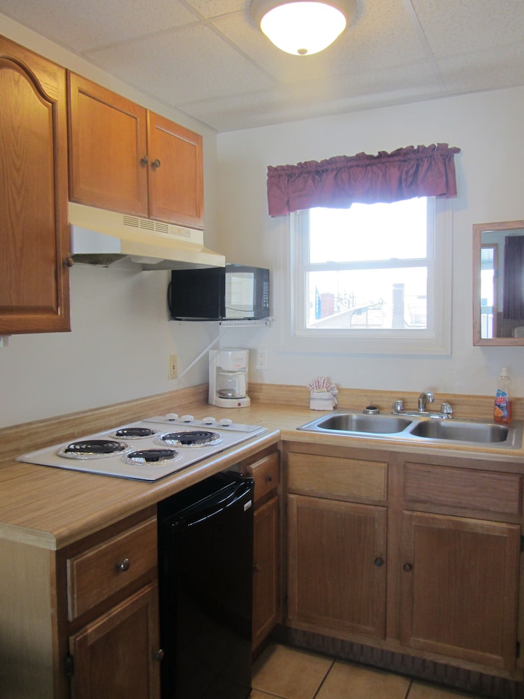 Green Dolphin Motel - photo 22