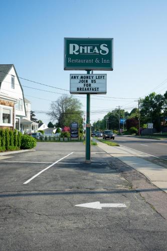Rhea's Inn & Restaurant - photo 10