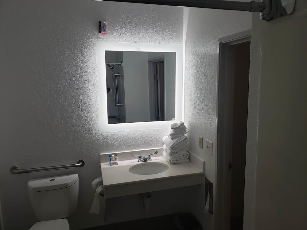 Country Inn & Suites by Radisson Fairview Heights IL - photo 47