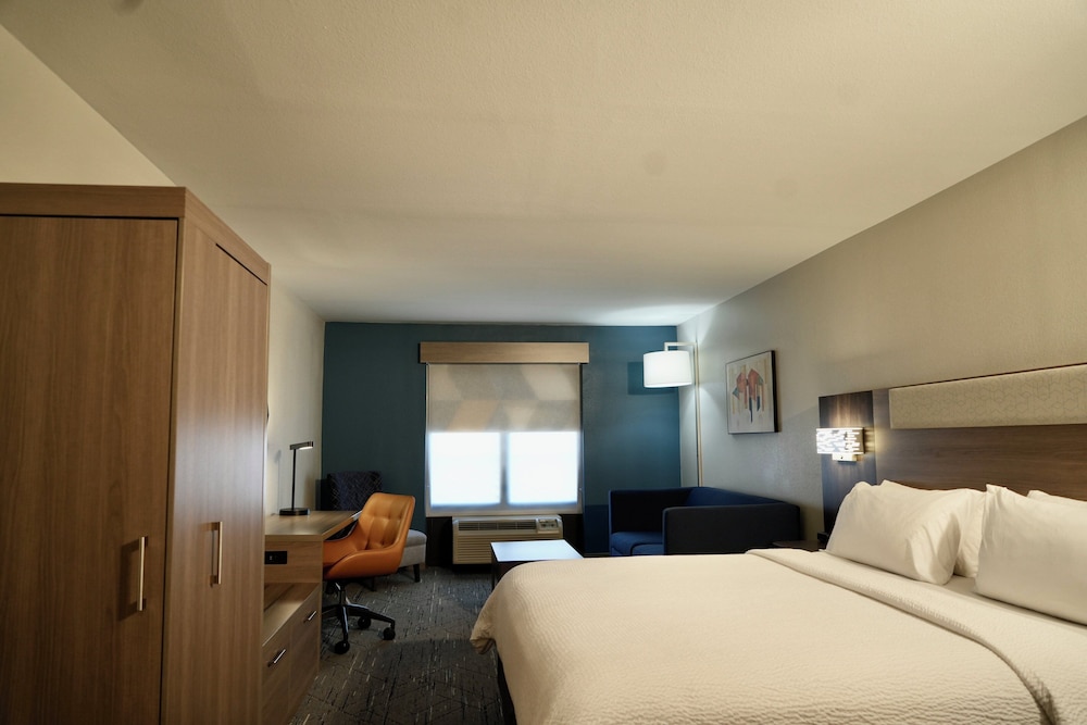 Holiday Inn Express & Suites Flowood by IHG - photo 14
