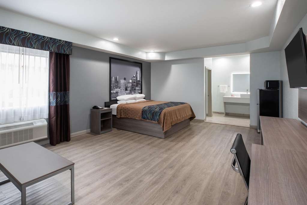 Super 8 by Wyndham Humble Fallcreek Houston - photo 8