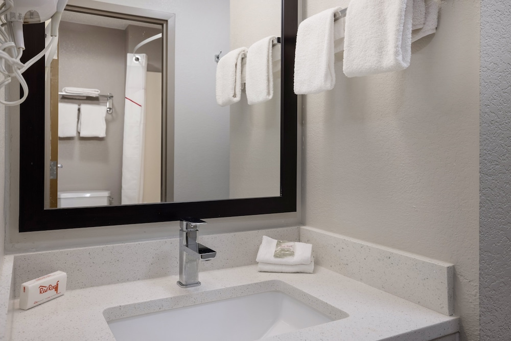 Red Roof Inn Weedsport - photo 9