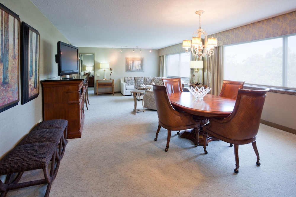 Crowne Plaza Minneapolis West by IHG - photo 11