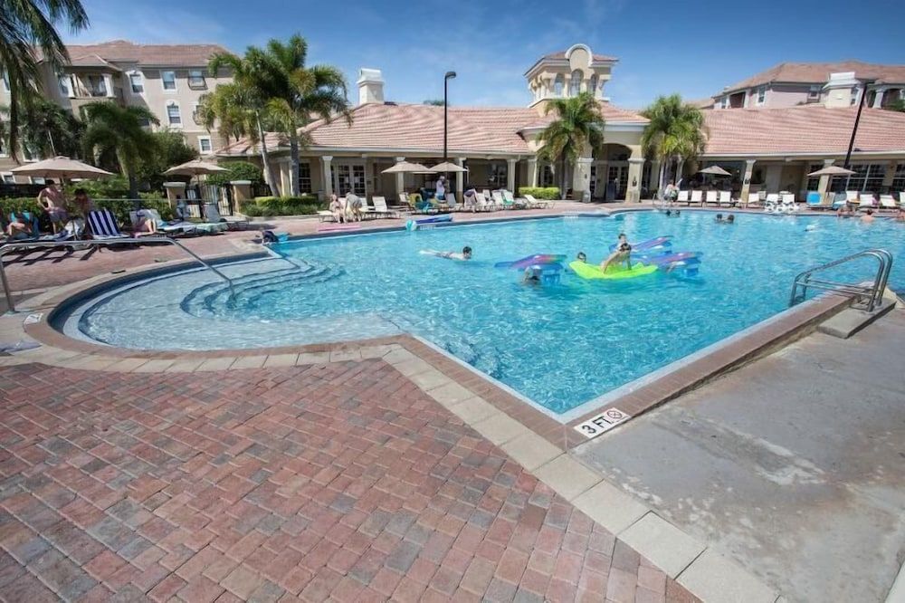 Modern Vacation Apartment with a Lake View at Vista Cay Resort VC4816 - photo 4