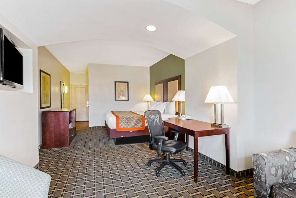 La Quinta Inn & Suites by Wyndham Lancaster - photo 15